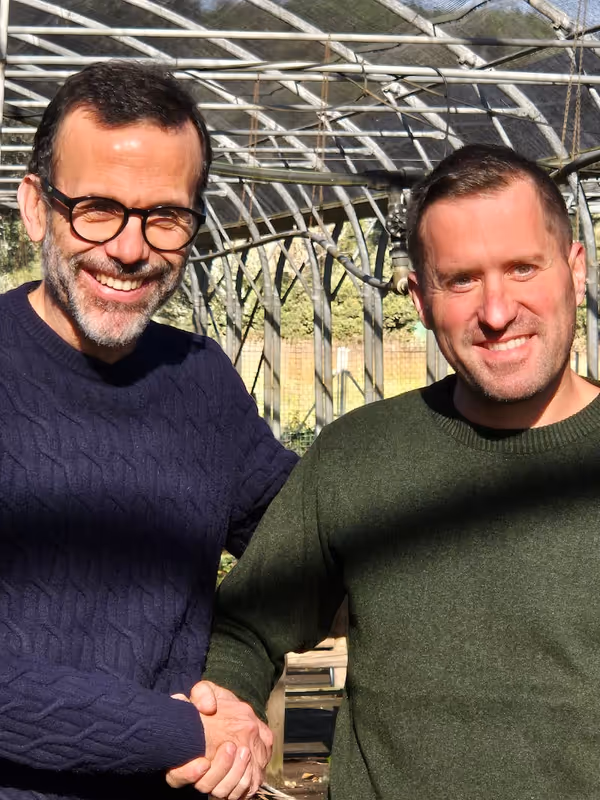 Bell-Lloc worker with green vest at the nursery
